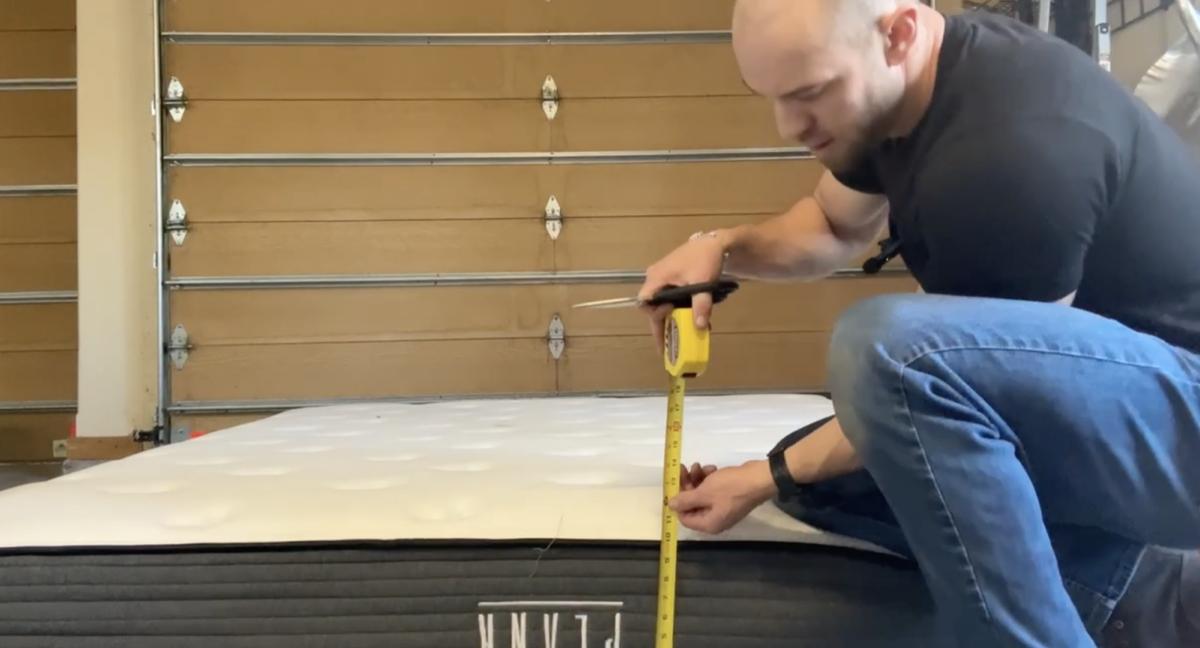 Measuring Plank mattress thickness